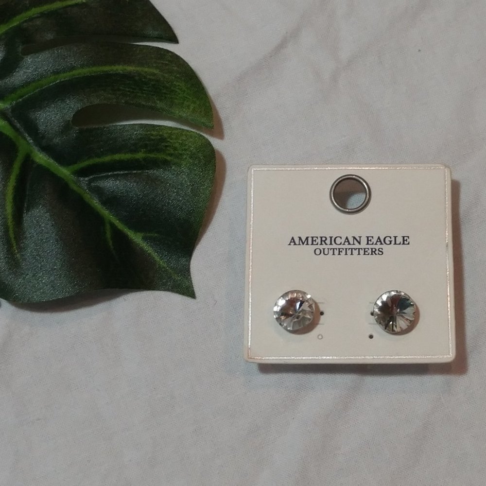 🌺American Eagle ~0.5" Round Crystal Stud Earrings